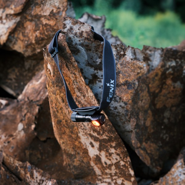 Фонарь налобный тактический с красным светом Fenix ​​Scout (HM23 V2.0) Лимитированная серия