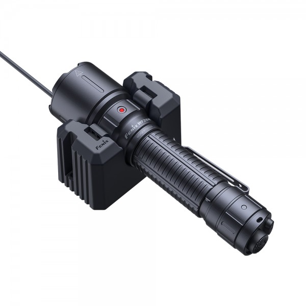 Фонарь профессиональный Fenix ​​WF26R с магнитной зарядкой 